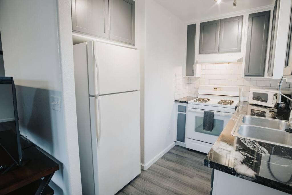Gorgeous Upstairs Studio With Patio And Laundry ชิโก ภายนอก รูปภาพ